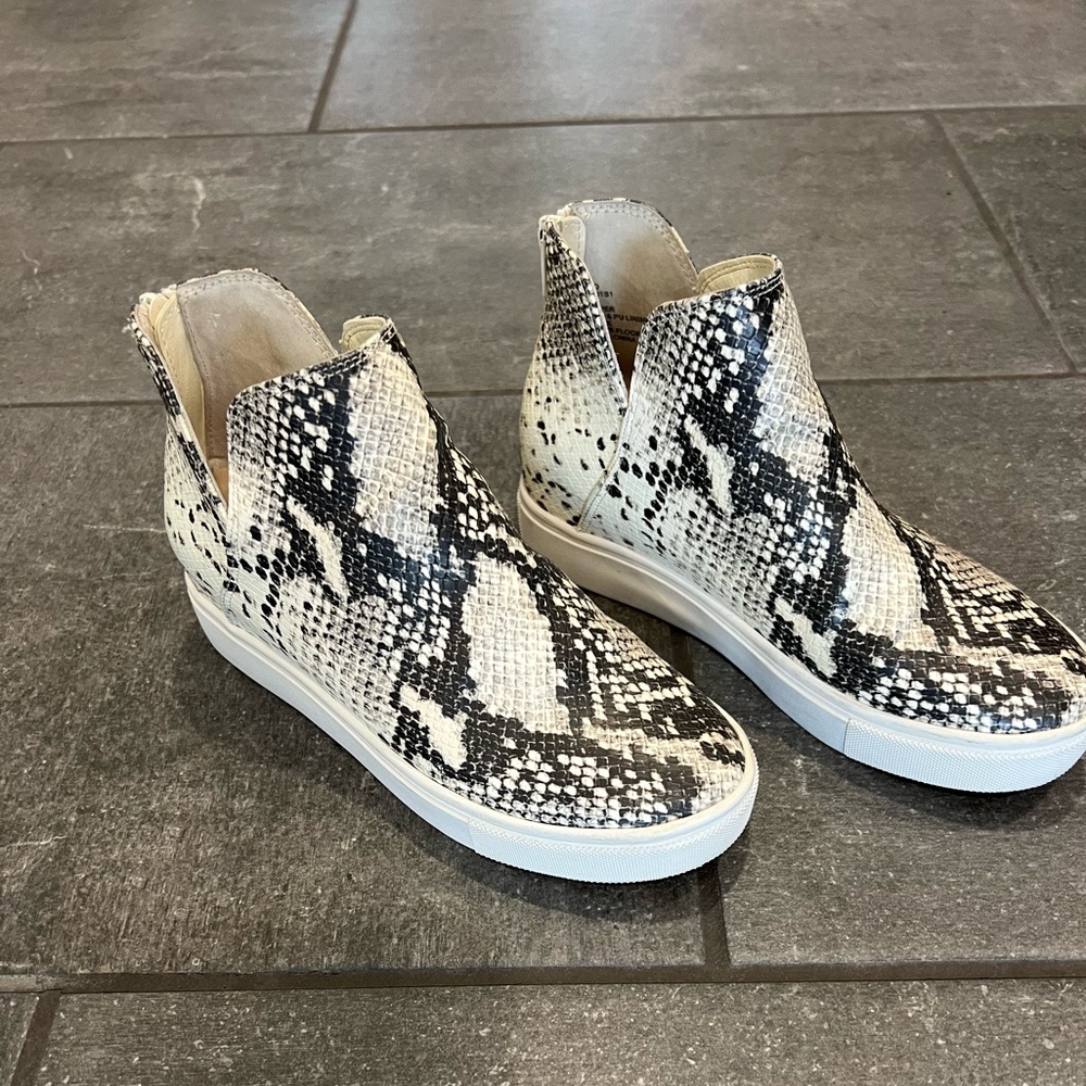 🖤🩶Snakeskin Patterned Women's Ankle Boots🩶🖤